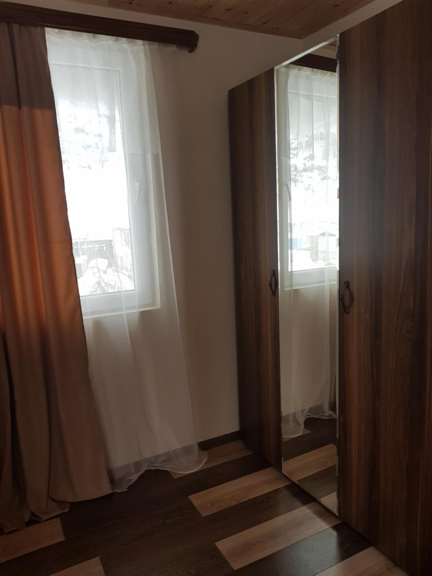 Guest House Khergiani Μέστια Δωμάτιο φωτογραφία