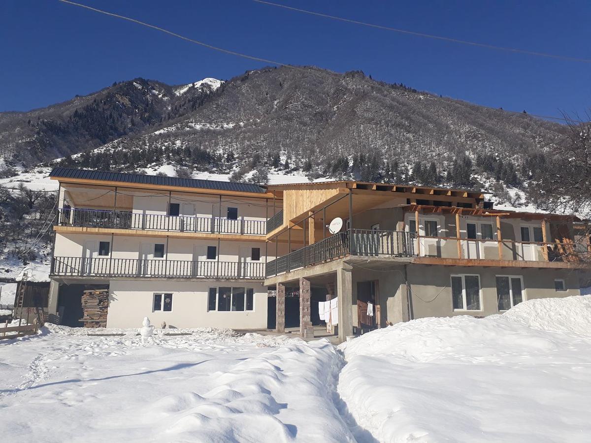 Guest House Khergiani Μέστια Εξωτερικό φωτογραφία