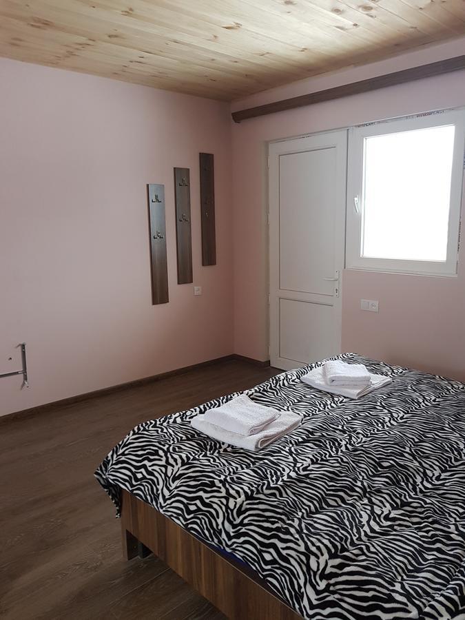 Guest House Khergiani Μέστια Εξωτερικό φωτογραφία